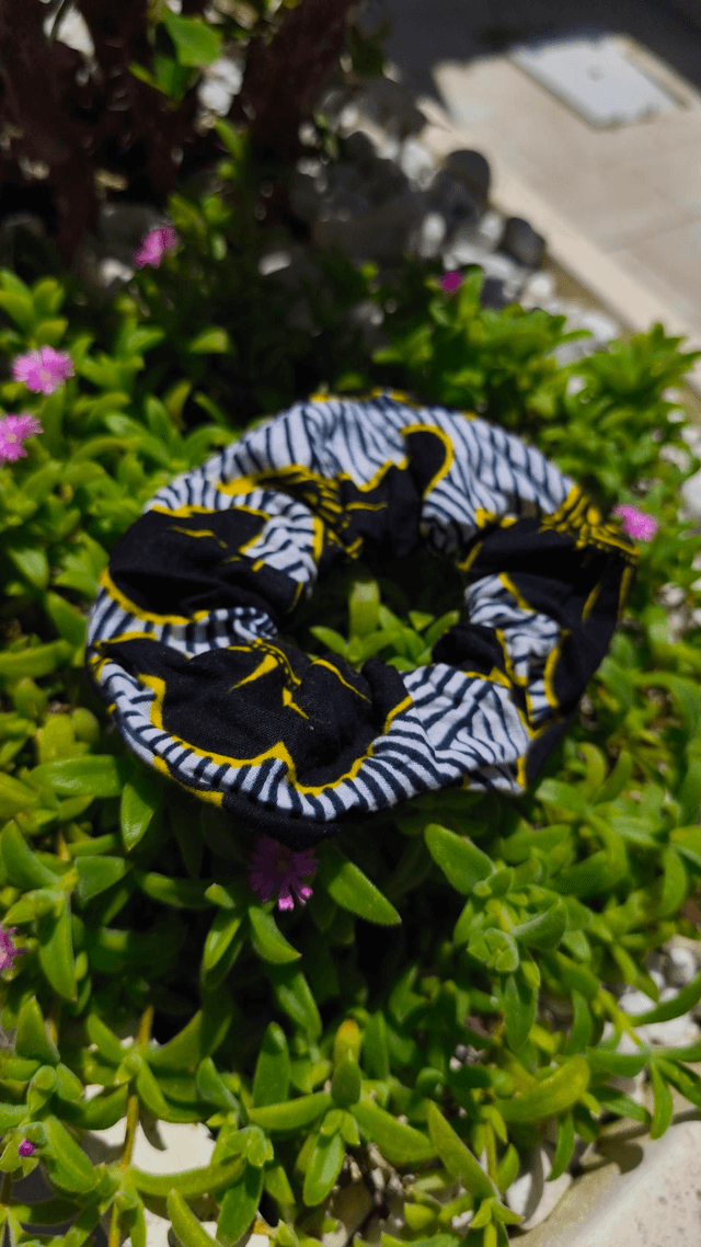 Chouchou fleur de mariage noir et blanc