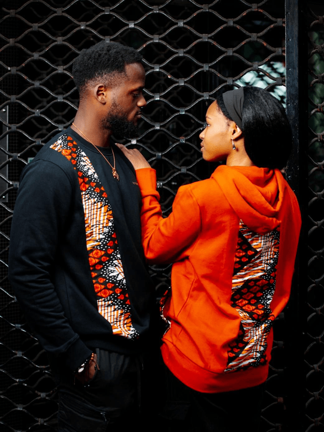 Sweat noir orangé